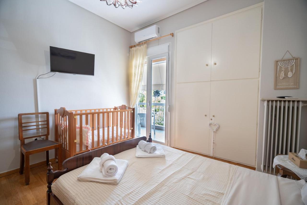 Family Apartment At Kalithea 2 Bedrooms 4 Pers Athén Kültér fotó