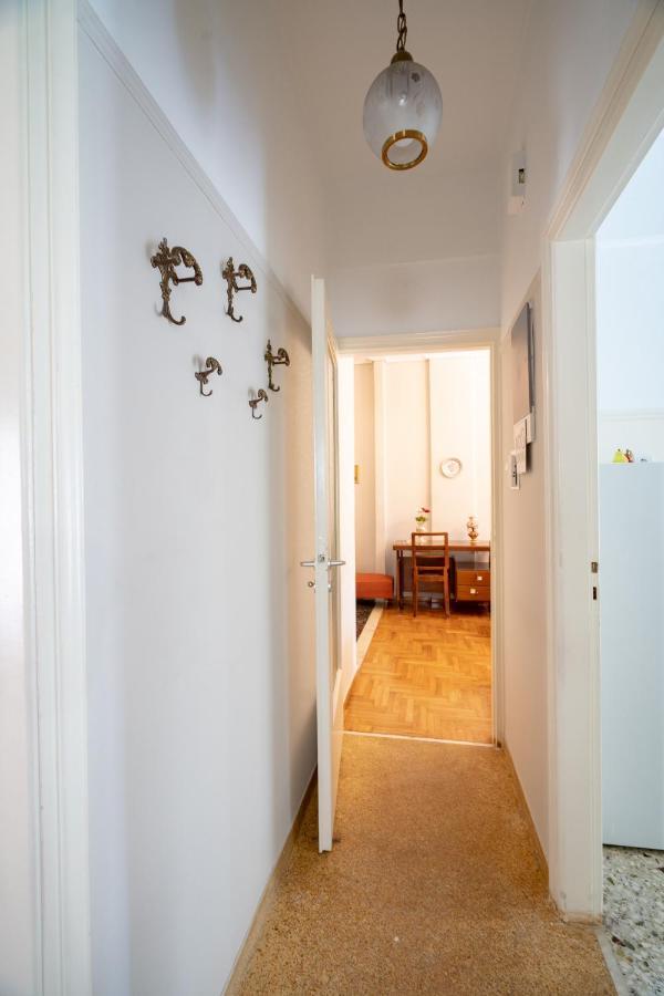 Family Apartment At Kalithea 2 Bedrooms 4 Pers Athén Kültér fotó